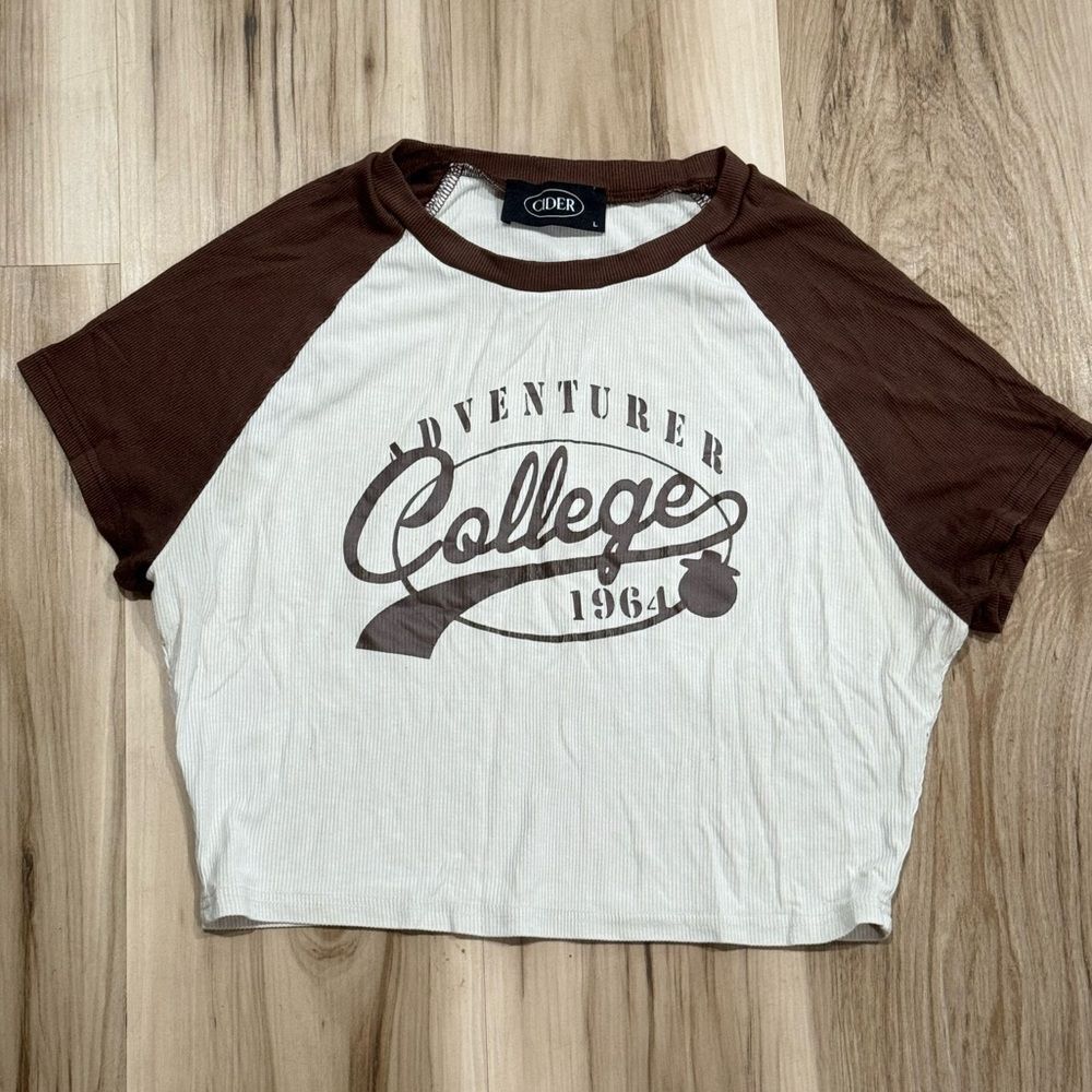 Cider Adventurer College Cropped Short Sleeve Tee Shirt Women’s Large